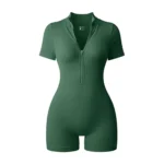 Ribbestrikket bodyjumpsuit